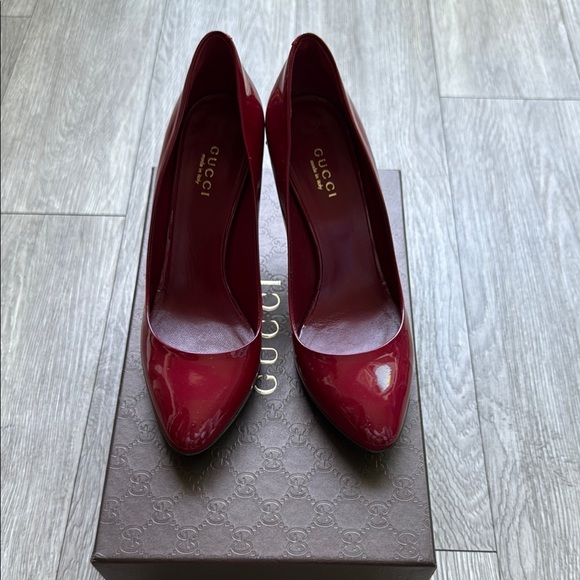 Gucci Red High Heel Pumps Elegant Patent Leather